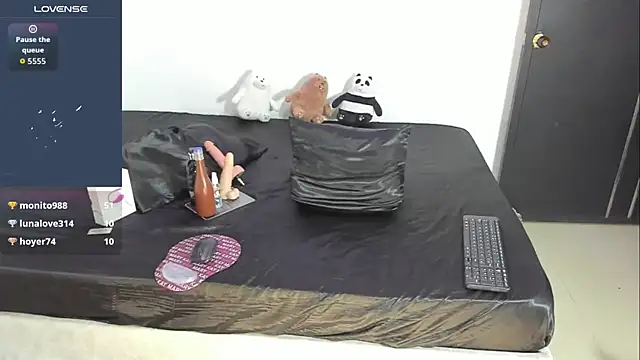 Benjamin_Buster live sex cam