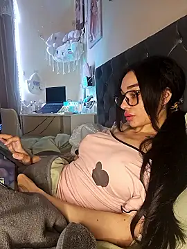 LucyMiax live sex cam