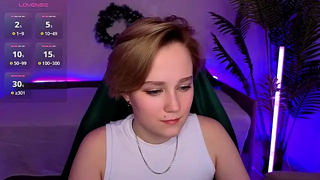 Ellie_Heavenly's cam snapshot