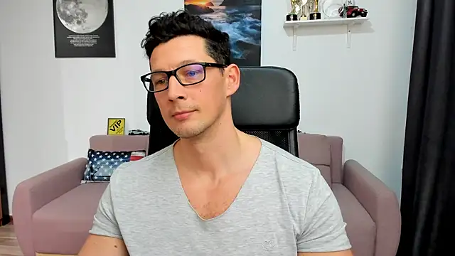 BrutusK08 live sex cam