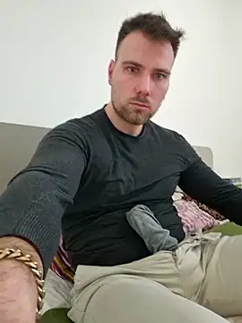 mrlyuis live sex cam