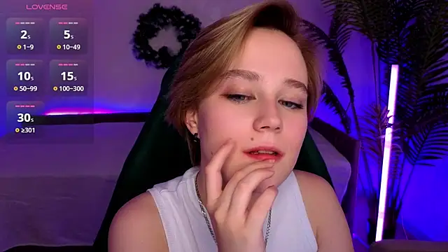 Ellie_Heavenly's cam snapshot