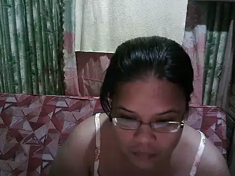 Hotty_babe23's cam snapshot