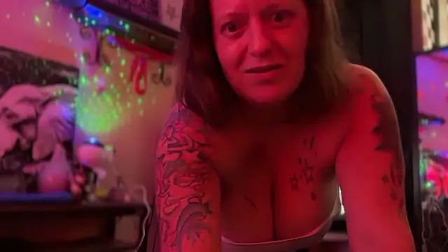 LustyNikkiSixxx's cam snapshot