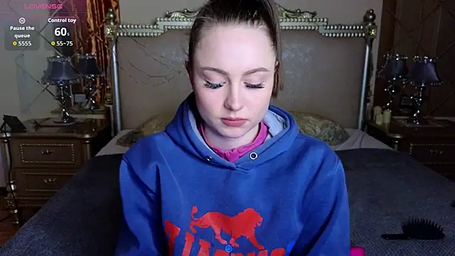 HolyBabyDoll live sex cam