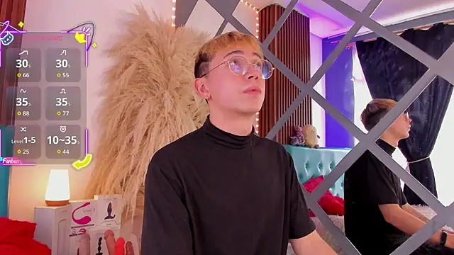 Naughty__Chriss live sex cam