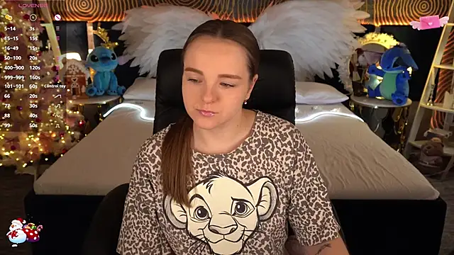 FoxyShy live sex cam