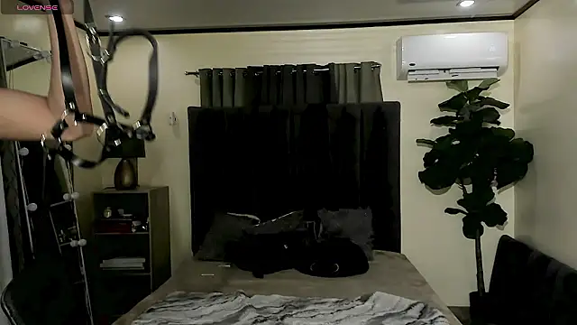 Bentlyfuck live sex cam