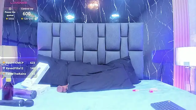 BustyGlow live sex cam