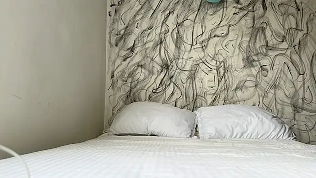 Saturno_v live sex cam