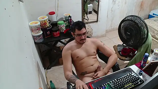 Leonino231 live sex cam