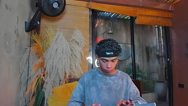 AlanCutee's cam snapshot