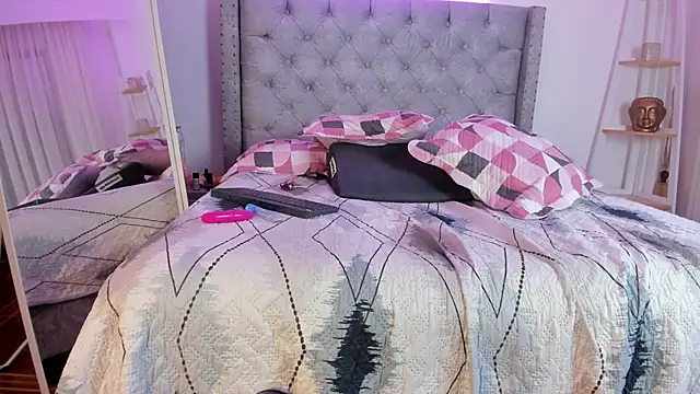 gaia_rouge's cam snapshot