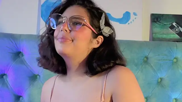 Paola_Lyon_'s cam snapshot