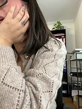 Hii_Lolla live sex cam