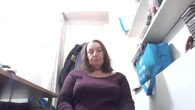 AnnaLive570's cam snapshot