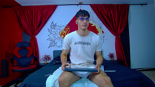 AlessioVitale live sex cam