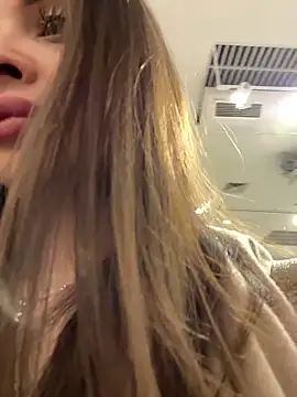 KristiRich live sex cam