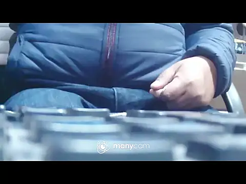 pussyrider1-4u's cam snapshot