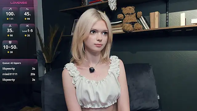 LaureMestler live sex cam