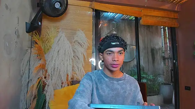 AlanCutee live sex cam