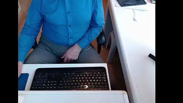 dutchpornking's cam snapshot