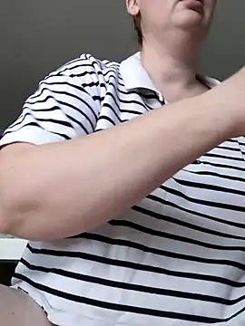 xxSexyBushLinnxx live sex cam