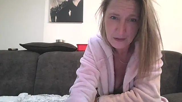 SophieTentation's cam snapshot