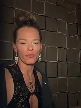 vinique99 live sex cam