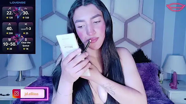 yvi_taylor's cam snapshot