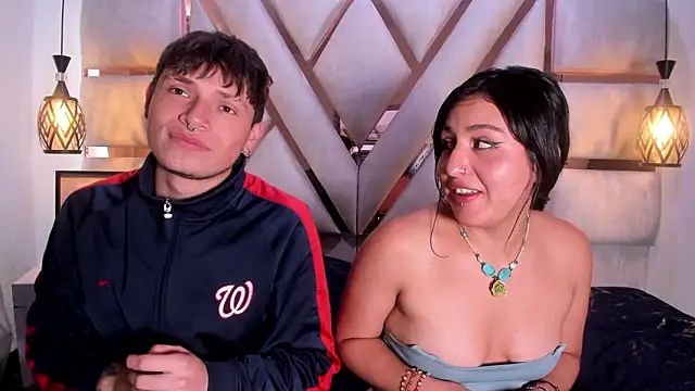 miaanddemian's cam snapshot