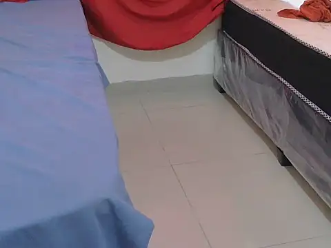 slut-Nana's cam snapshot