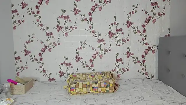 Alisagold90's cam snapshot