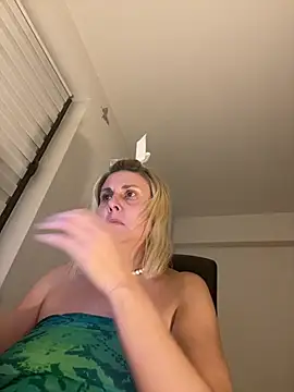 Amelia9798's cam snapshot