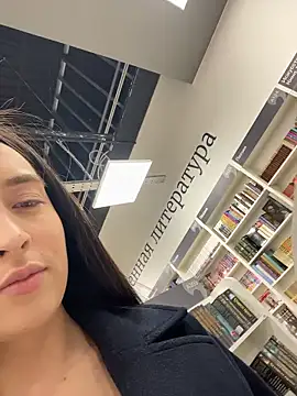 Holly_Play live sex cam