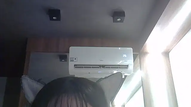 SkinnyKitten live sex cam