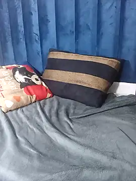 CurveyChocClitX5's cam snapshot