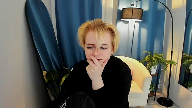 KellyKik's cam snapshot