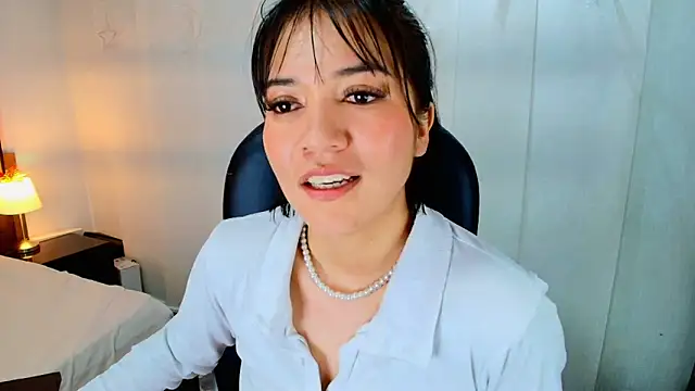 lina_bedoya_'s cam snapshot