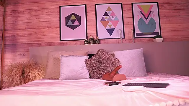 IzzyWild live sex cam