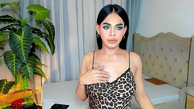 MochaliciousTransOnTop live sex cam
