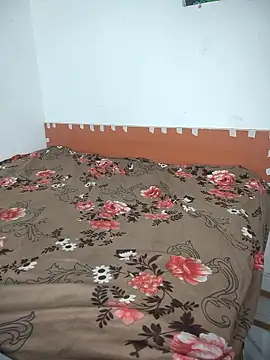 Vanshika_sharma12's cam snapshot