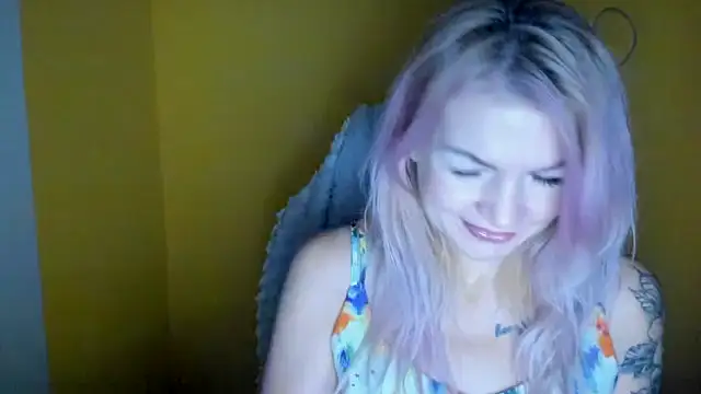 Madonna_Fire's cam snapshot