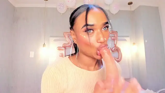 EsmeraldaNyx's cam snapshot