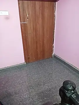 Cute-Simmi live sex cam