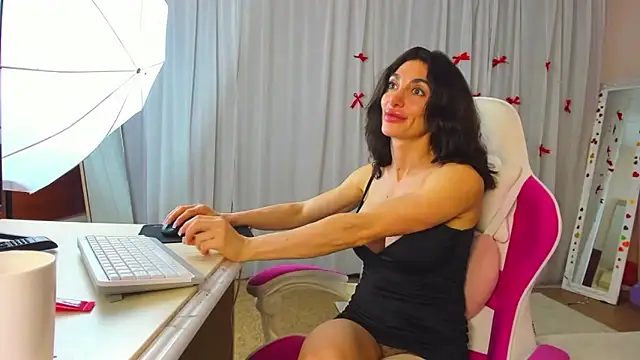 TinaFlames live sex cam