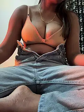 Dilnaazz's cam snapshot