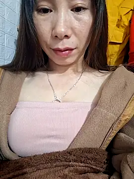 Adela-222's cam snapshot