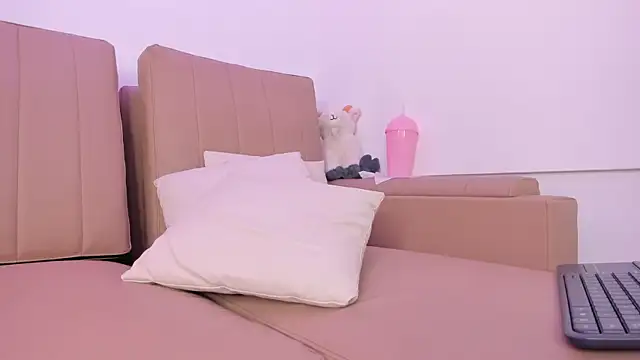 DollMey_'s cam snapshot