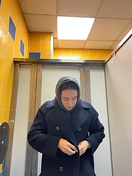 Holly_Play's cam snapshot